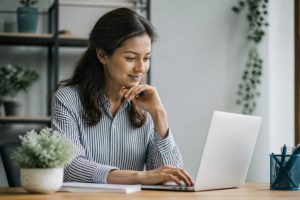 Comment remplacer cordialement dans vos emails professionnels avec Zapier